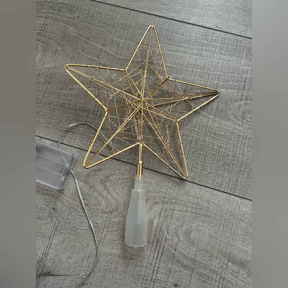 Lit Gold Wire Wrapped Star Tree Topper - Picture 3 of 4